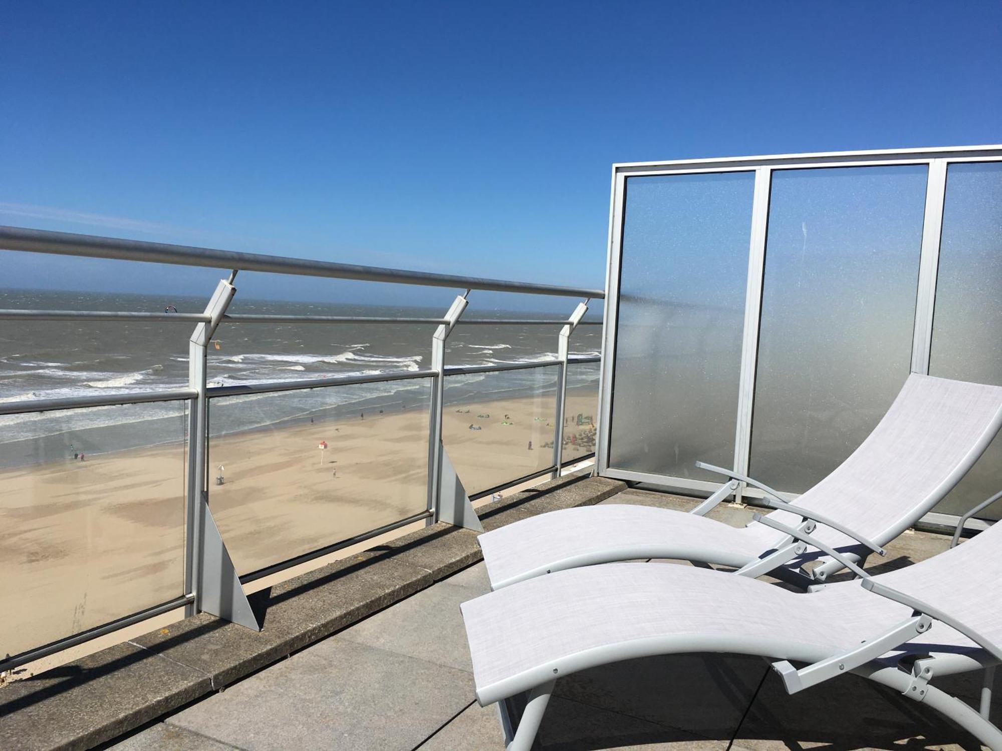 Penthouse On The Belgian Coast With Sea & Landscape Views Lägenhet Wenduine Exteriör bild